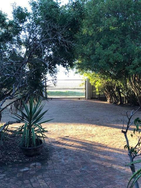 Hotel The Vineyard East Durbanville Esterno foto